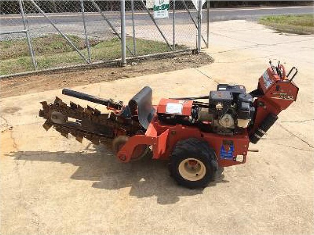 2011 DITCH WITCH RT10 Photo