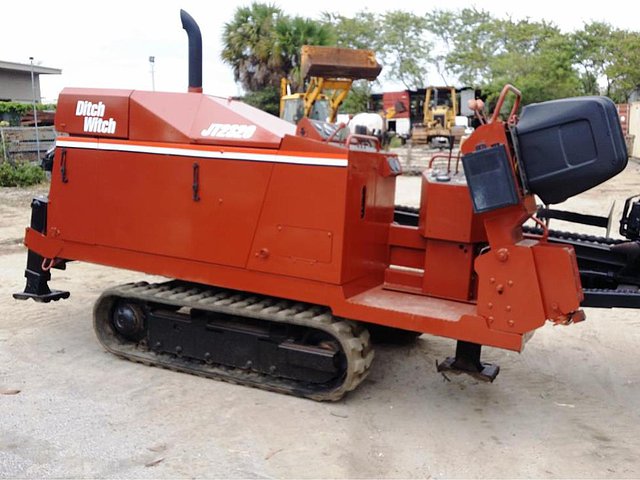 1998 DITCH WITCH JT2320 Photo