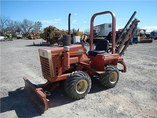 DITCH WITCH 2310 Photo