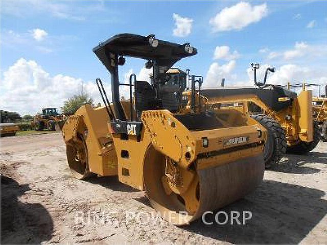 2012 CATERPILLAR CB54 Photo