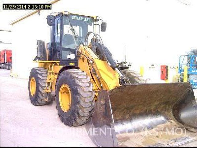 11 CATERPILLAR 924H