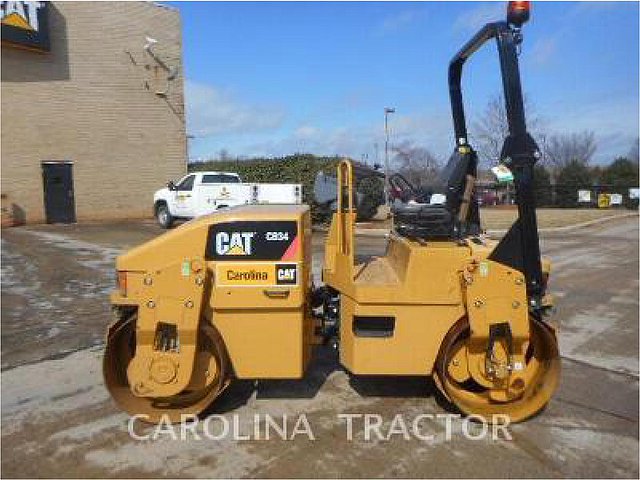 2011 CATERPILLAR CB34 Photo