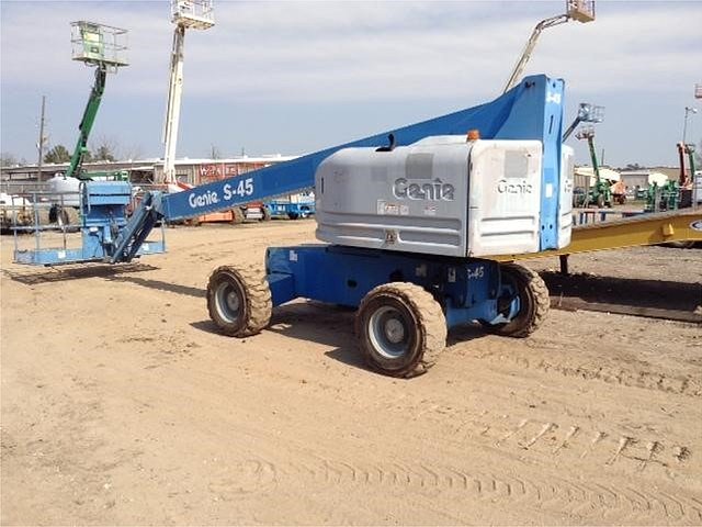 2005 GENIE S45 Photo