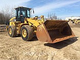 2011 CATERPILLAR 938H Photo #2