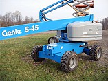 2011 GENIE S45 Photo #2