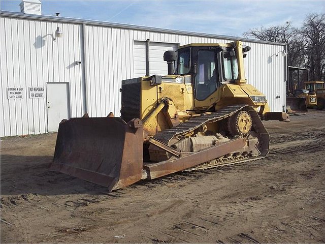 CATERPILLAR D6M XL Photo