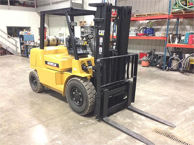 2005 CATERPILLAR GP40K Photo