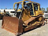 11 CATERPILLAR D6T XL