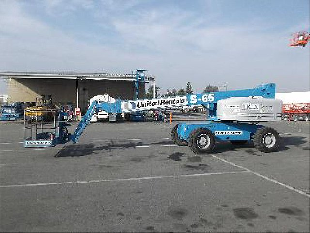 2002 GENIE S65 Photo