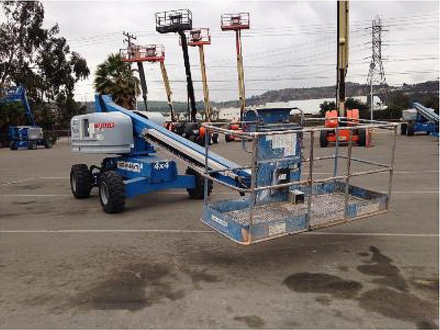 2006 GENIE S40 Photo