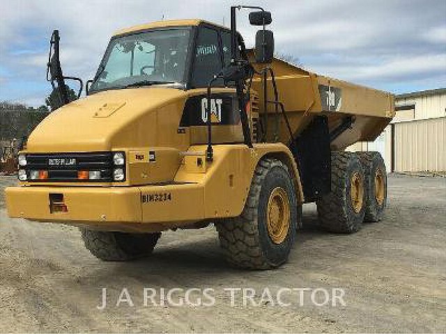 2011 CATERPILLAR 730 Photo