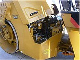 2010 CATERPILLAR CB54 Photo #9