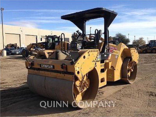 2011 CATERPILLAR CB64 Photo