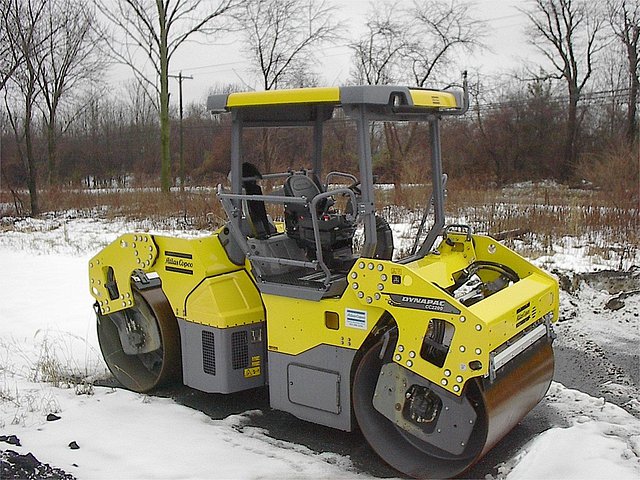 14 DYNAPAC CC2200