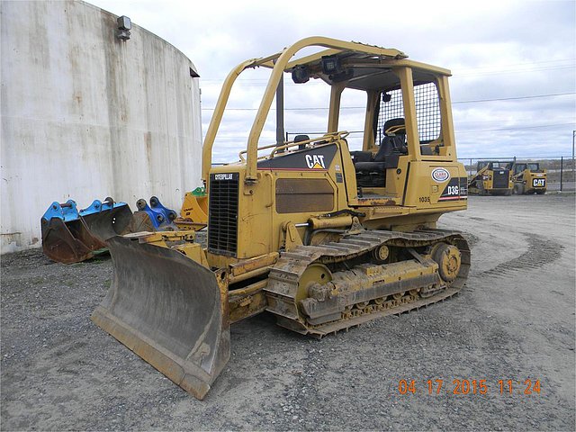 02 CATERPILLAR D3G XL