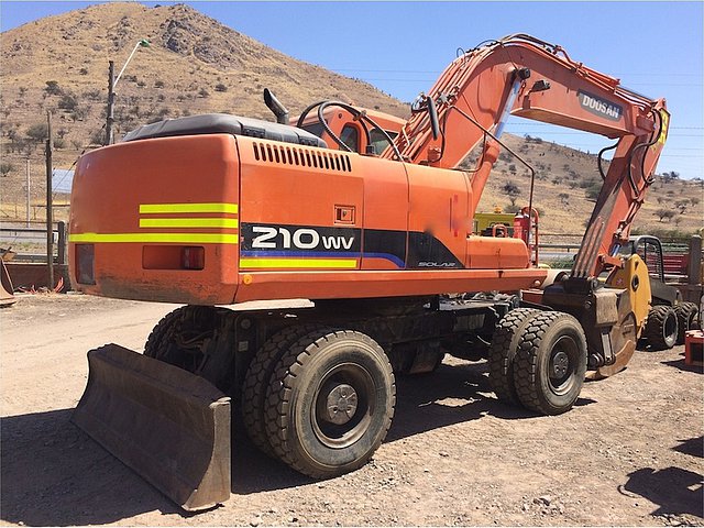2010 DOOSAN 210WV Photo