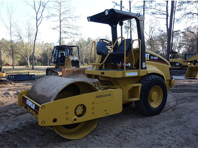 2005 CATERPILLAR CS-433E Photo