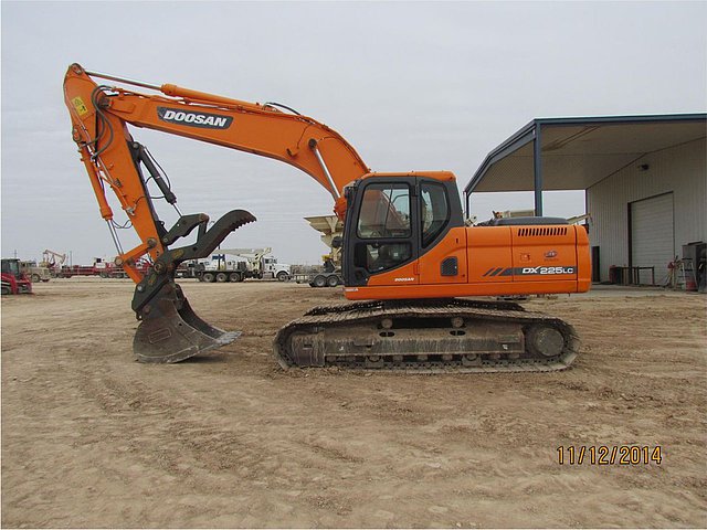 2011 DOOSAN DX225 LC Photo