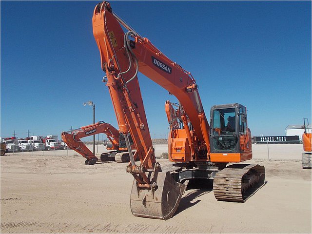 2012 DOOSAN DX235 LCR Photo