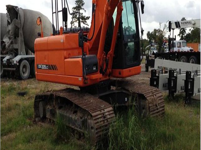 2012 DOOSAN DX225 LC Photo