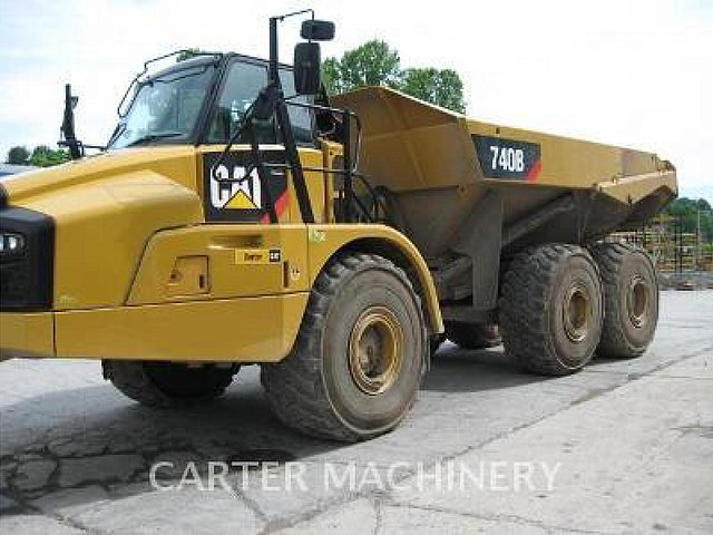 13 CATERPILLAR 740B