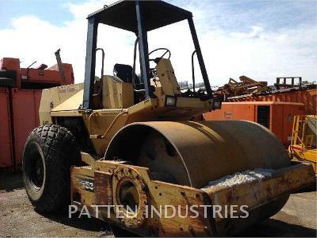 1989 CATERPILLAR CP-553 Photo