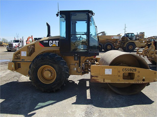 2010 CATERPILLAR CS56 Photo