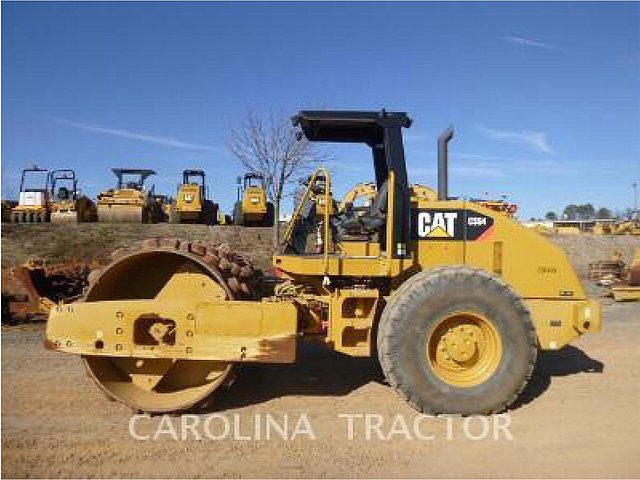 2011 CATERPILLAR CS54 Photo