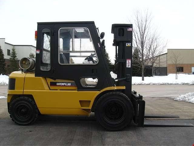 2002 CATERPILLAR GPL40 Photo