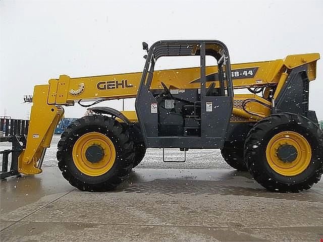 2005 GEHL RS8-44 Photo