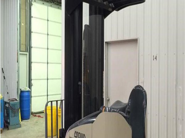 2002 CROWN RR5200 Photo