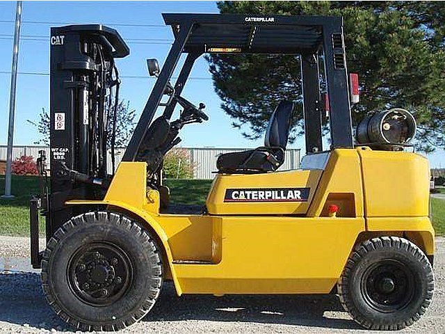 2004 CATERPILLAR GP40K Photo