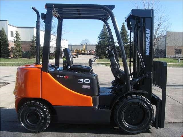 2008 DOOSAN D30S-3 Photo