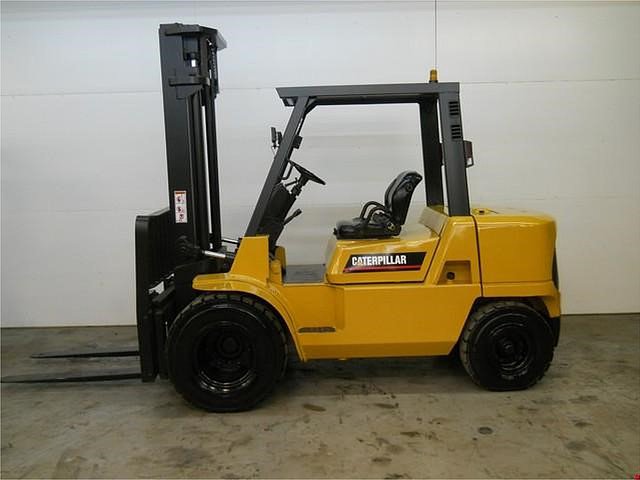 06 CATERPILLAR DP40KL