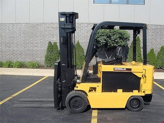 2004 CATERPILLAR M100D Photo