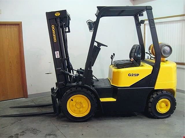 2000 DAEWOO G25P Photo