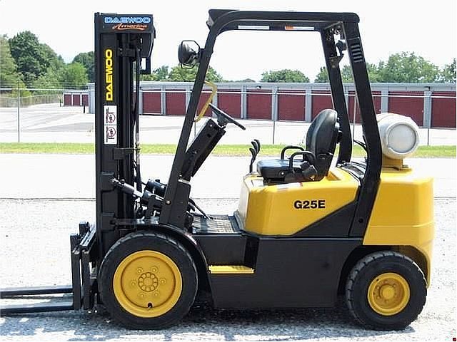 1999 DAEWOO G25E-3 Photo