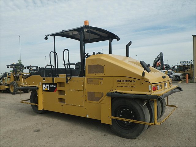 2013 CATERPILLAR CW34 Photo