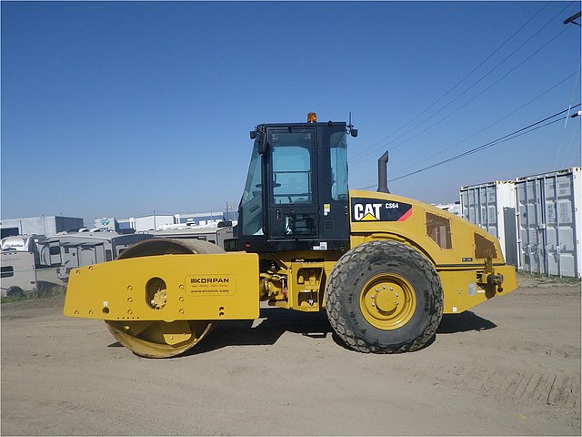 2011 CATERPILLAR CS64 Photo