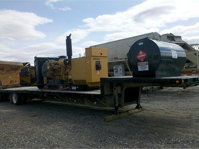 2011 CATERPILLAR 725 KW Photo