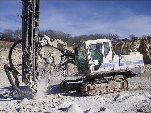 2004 FURUKAWA HCR1200ED Photo