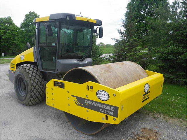 14 DYNAPAC CA2500D