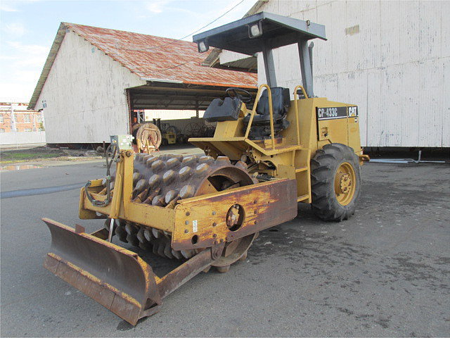1998 CATERPILLAR CP-433C Photo