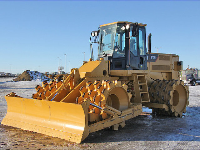 2012 CATERPILLAR 815F II Photo