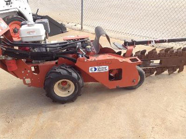 2010 DITCH WITCH RT10 Photo