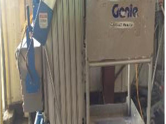 2009 GENIE AWP30S Photo