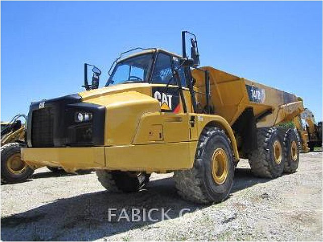 12 CATERPILLAR 740B