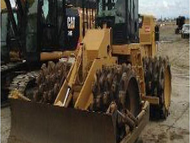 12 CATERPILLAR 815F II