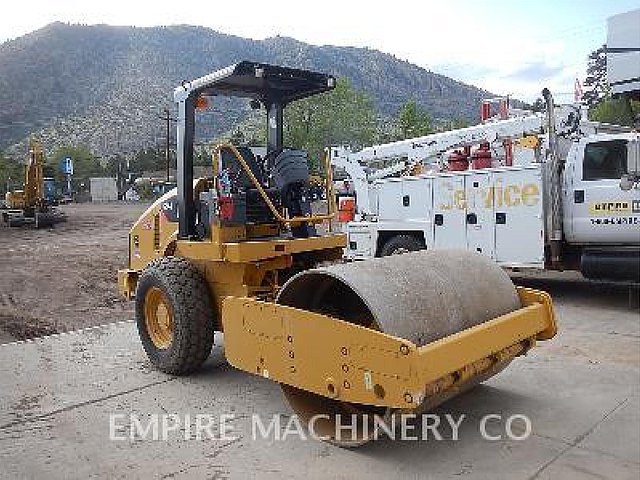 2012 CATERPILLAR CS44 Photo