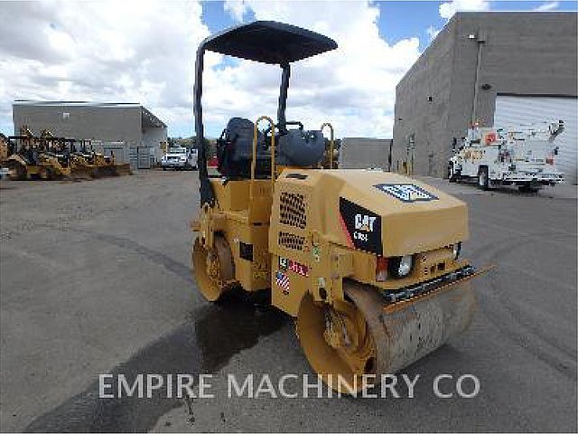 2012 CATERPILLAR CB24 Photo